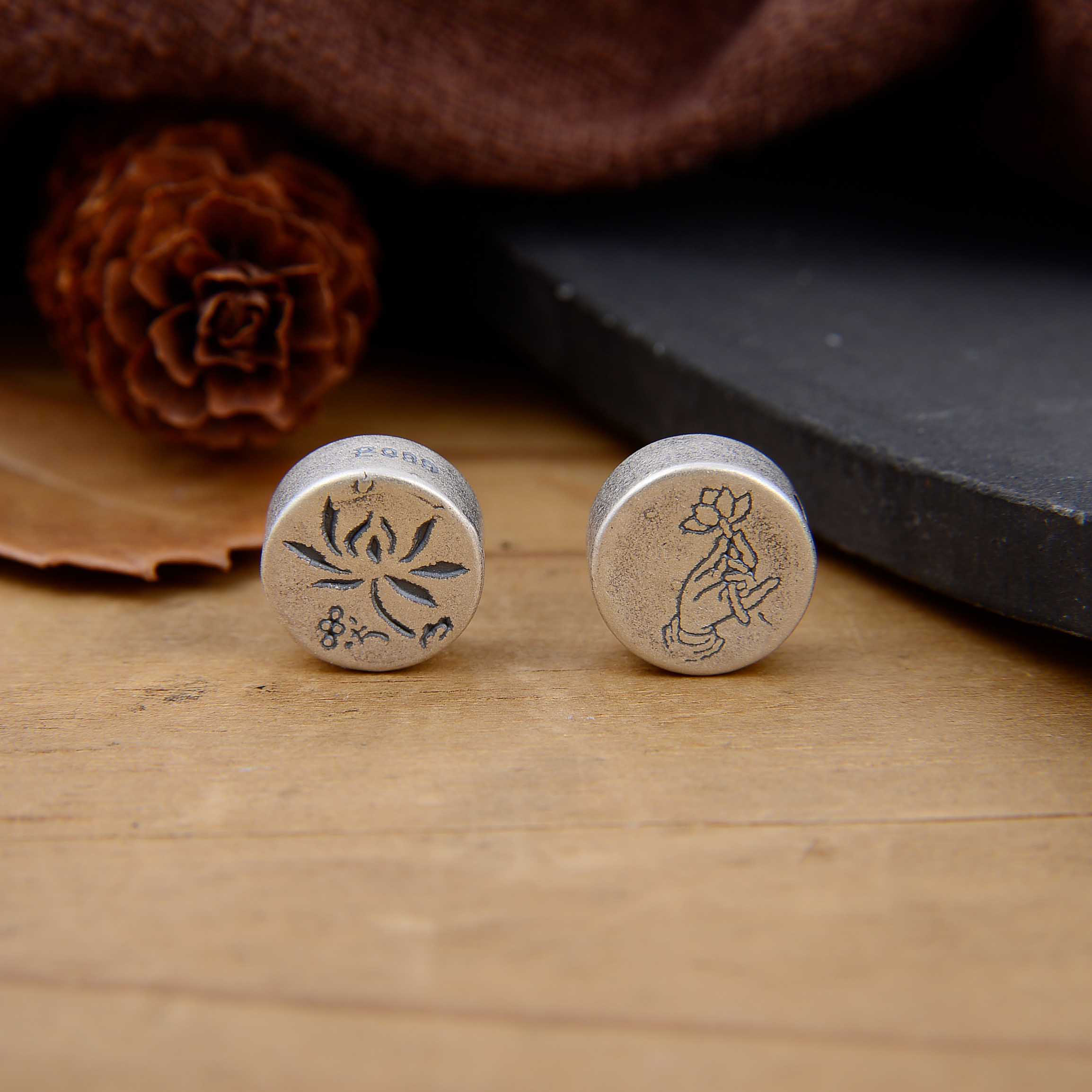 S999足银圆盘莲花珠六字真言