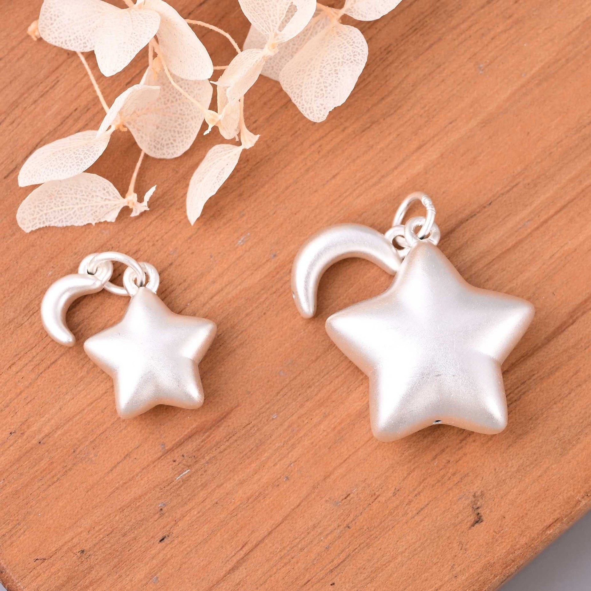 S999足银光面星星月亮吊件 新中式哑光立体DIY手串编绳项坠配件,饰品/流行首饰/时尚饰品新,银饰配件,淘宝优惠券,粉丝福利购,淘宝优惠卷
