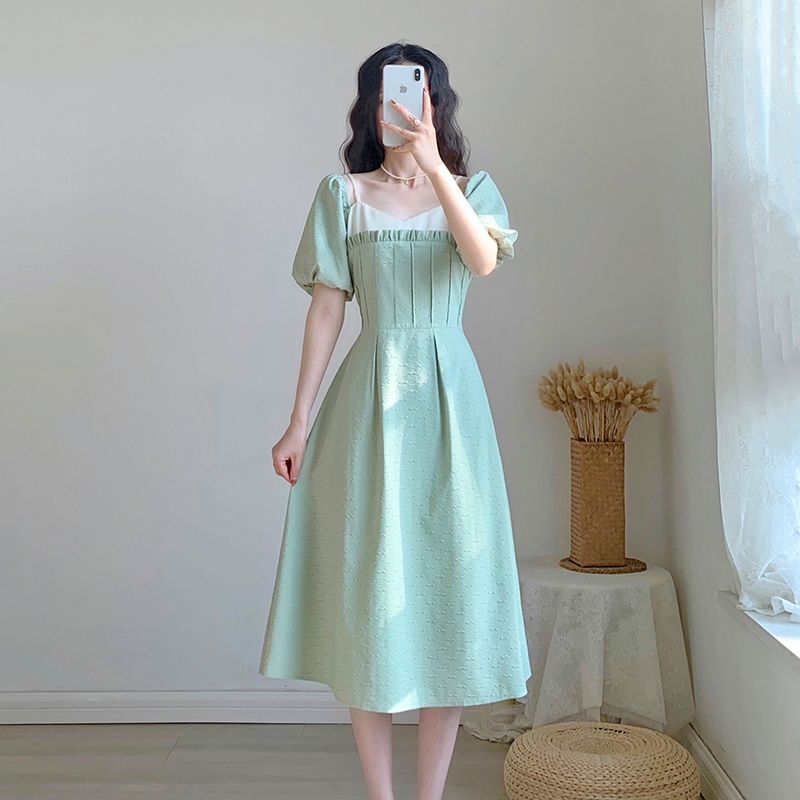 2024夏季新款女装裙子收腰气质茶歇法式轻奢减龄设计感小众连衣裙