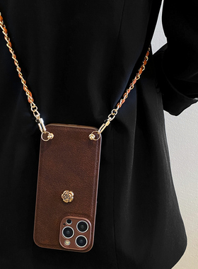 小香风山茶花手绳适用苹果17proamx手机壳斜跨iphone15promax高档皮质13保护套16pro奢华11创意12全包14p全包