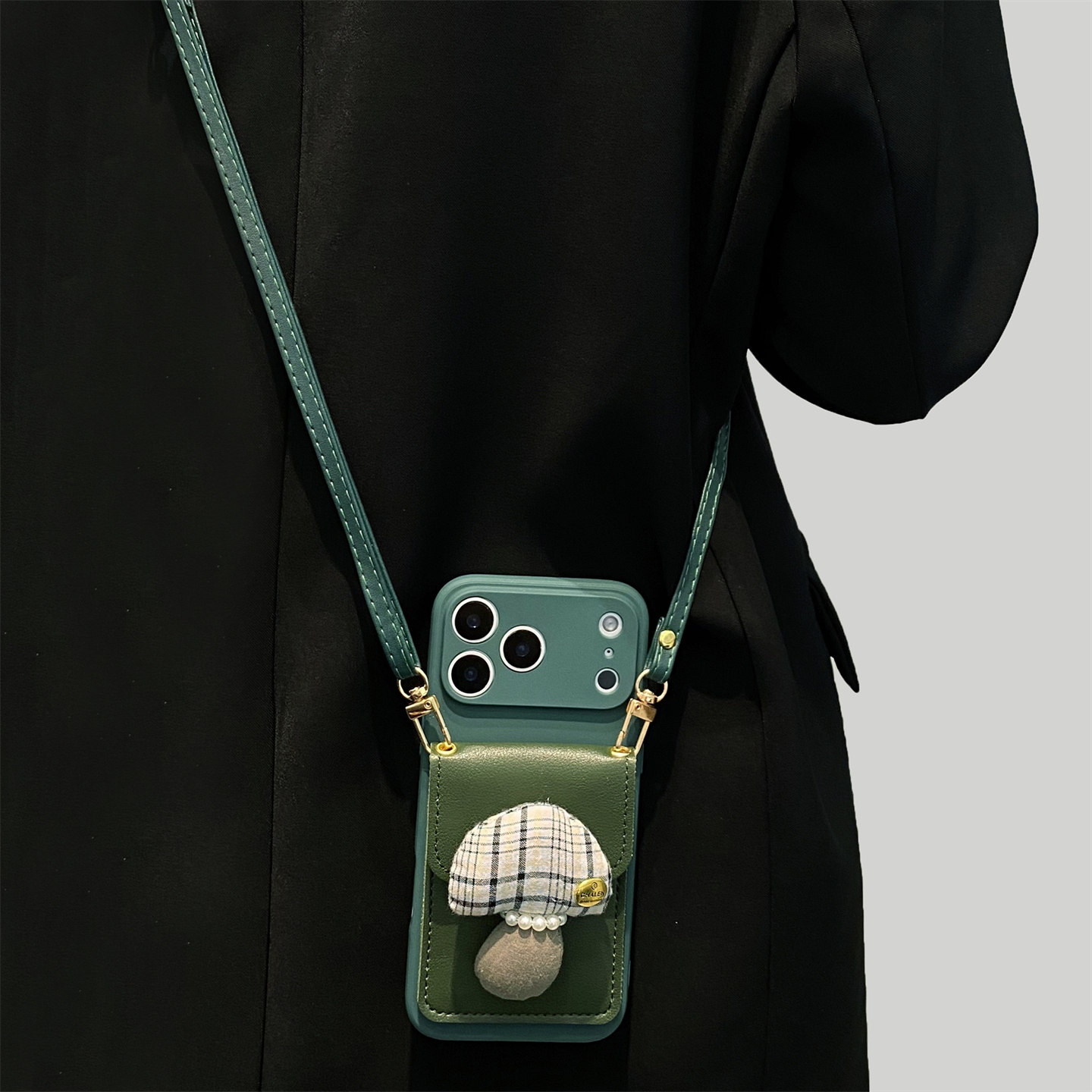 绿色格纹蘑菇卡包适用iphone17promax手机壳16promax斜挎苹果13女15创意14pro背带绳12硅胶xr全包边8挂绳11软