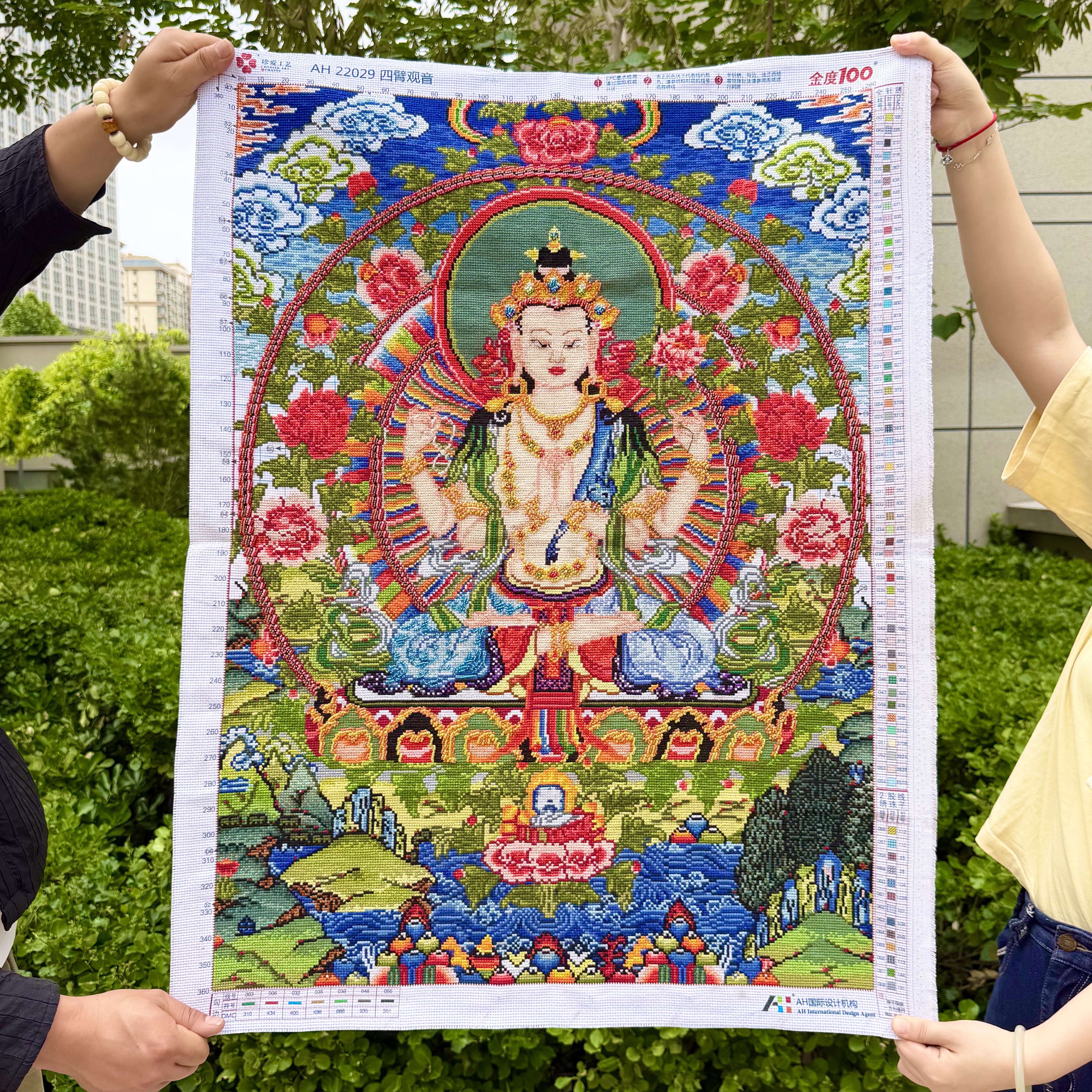 唐卡四臂观音纯手工十字绣成品新款佛像西藏客厅装饰挂画已绣好的
