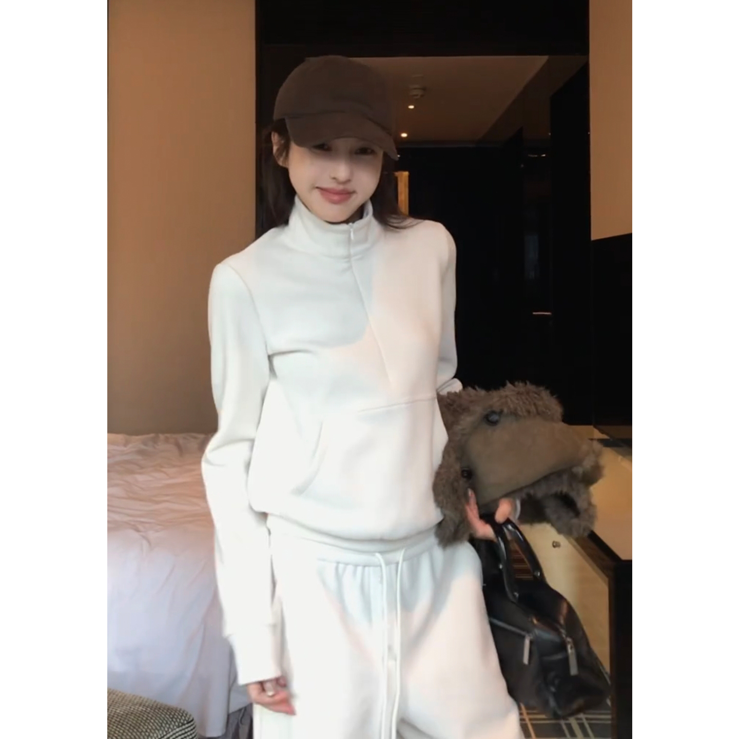 白色运动套装女秋冬高级感小香风