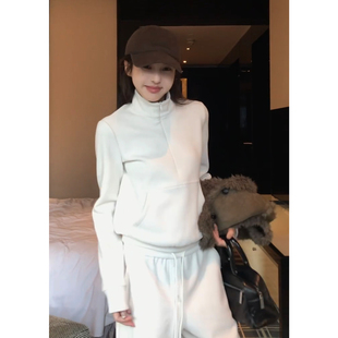 巨好看的冬装一整套韩系减龄超火高级感加绒白色卫衣两件套运动服