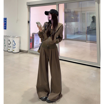 入秋流行穿搭一整套高级感运动服