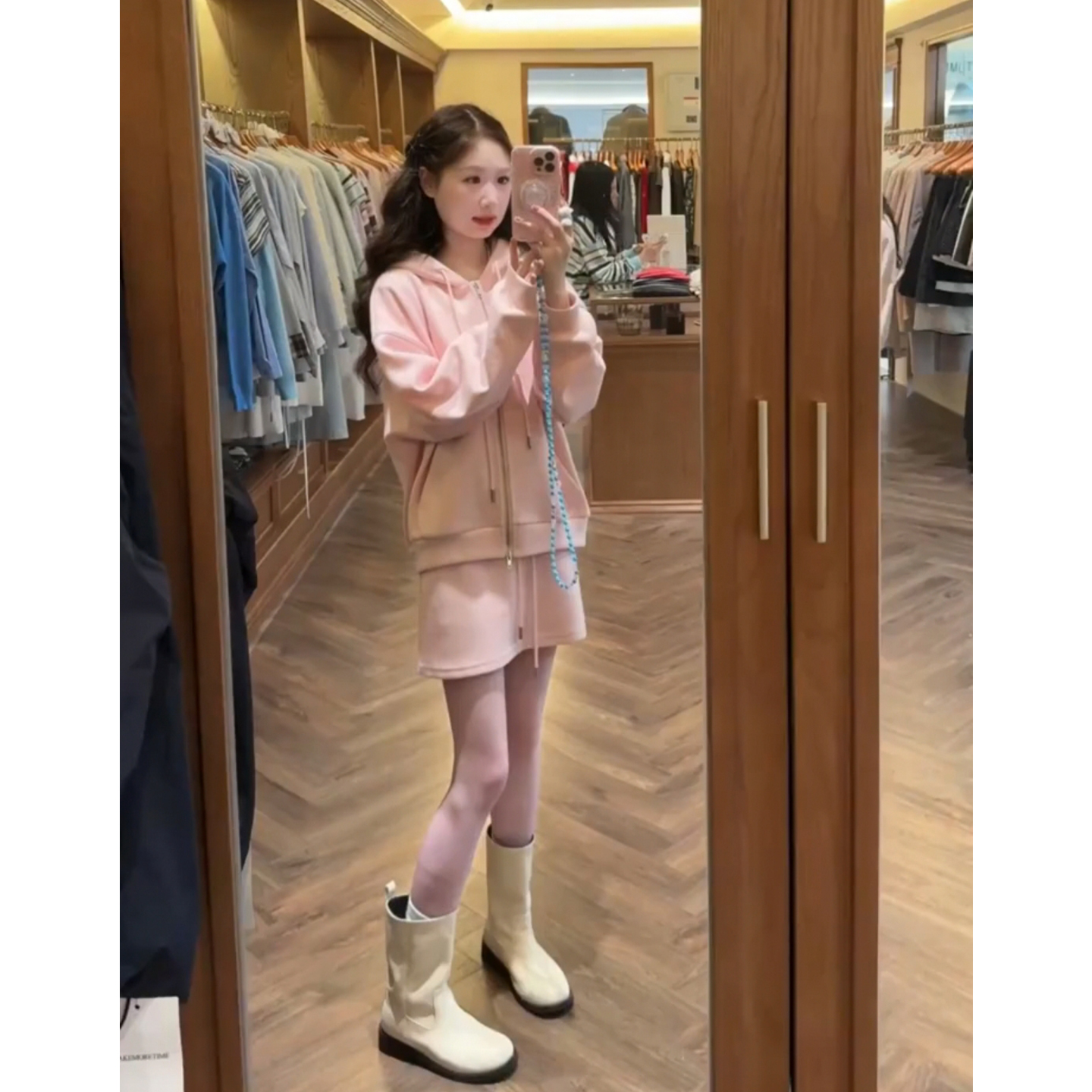 小香风高级感粉色减龄卫衣套装裙