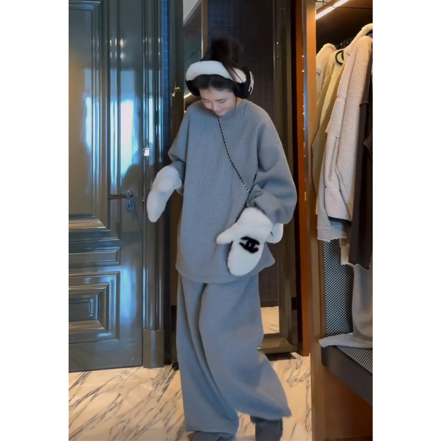 巨好看的冬装保暖夹棉服卫衣套装