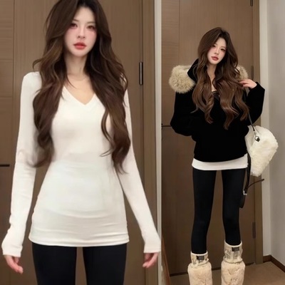 白色V领中长款遮屁股内搭打底衫