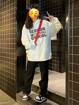 山东即墨卫衣女款2025年新款美式复古白色宽松加绒连帽外套超好看