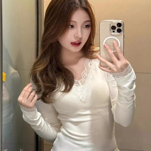 纯欲蕾丝花边V领长袖打底衫女秋冬新款德绒洋气内搭独特气质上衣