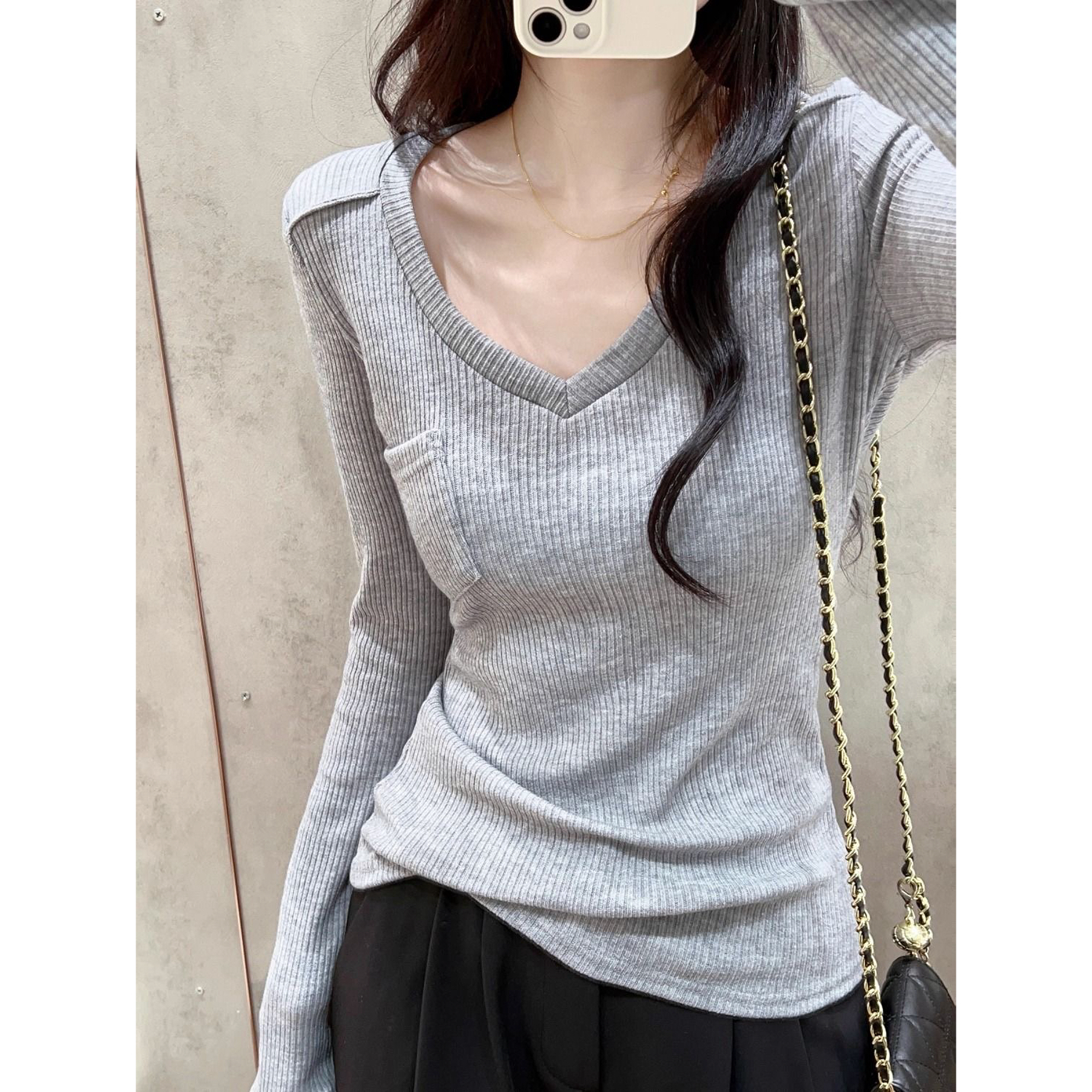 纯欲风V领正肩长袖t恤女秋冬新款小众设计感修身显瘦外穿内搭上衣