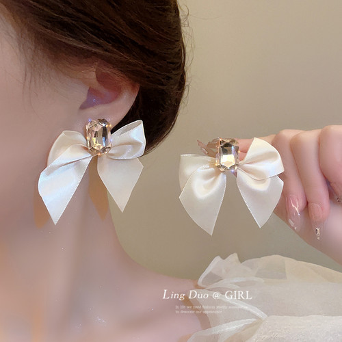日韩合金材质闪钻蝴蝶结耳环女