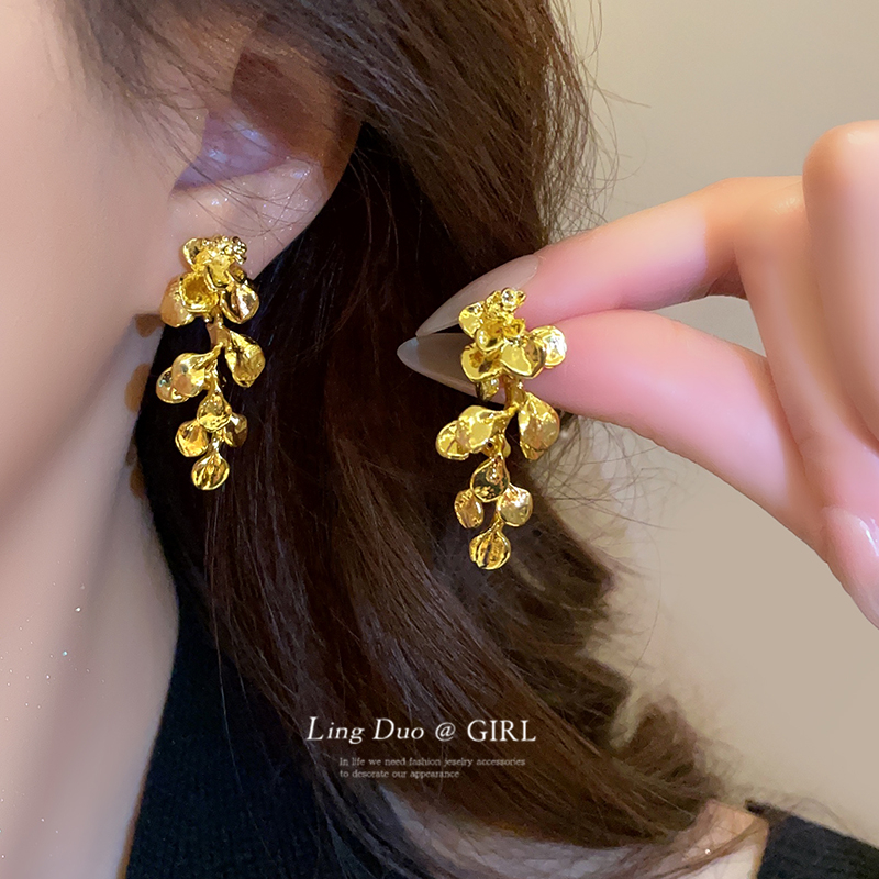 鎏金叶子金色流苏耳环女秋冬复古轻奢高级感2025新款爆款耳饰耳钉