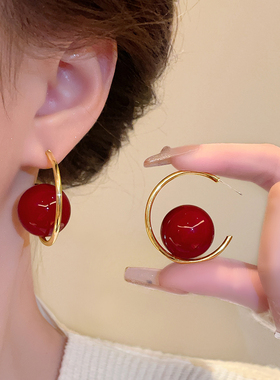 红色大珍珠耳钉女耳环小众设计感高级感2025年新年款洋气耳饰耳圈