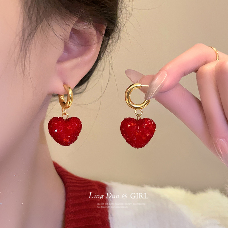 高级感糖果红色桃心耳坠
