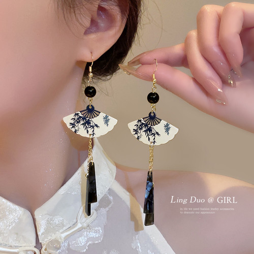 新中式树脂材质扇形流苏耳环女