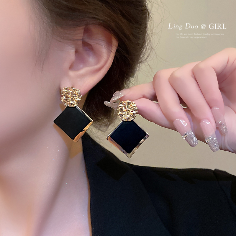 合金复古女小众设计感方形耳钉