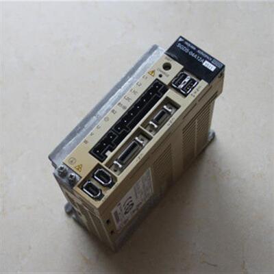 议价SGDS-04A12AY511400W伺服驱动器全新质保一年现货包邮询