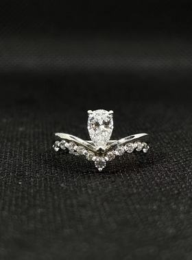 鹭羽水滴一克拉梨形戒指