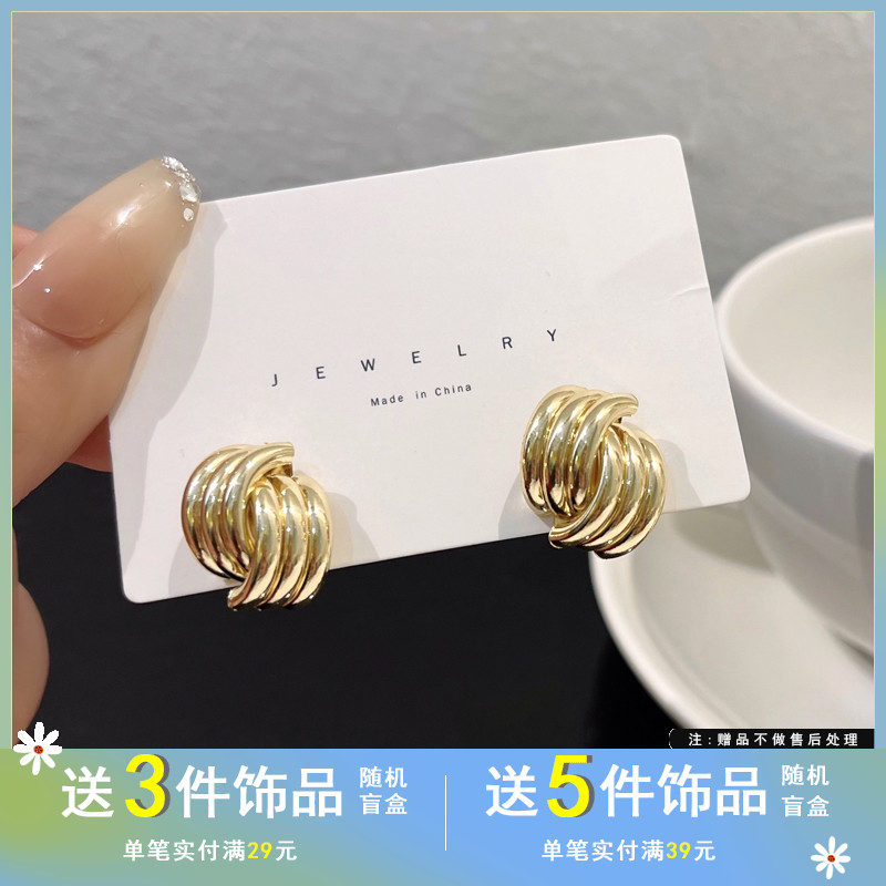 韩国个性立体感设计耳钉时尚短款