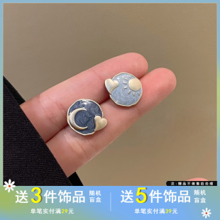 觅韩S925银针复古港风不对称撞色耳钉月亮爱心耳环ins风耳饰2879