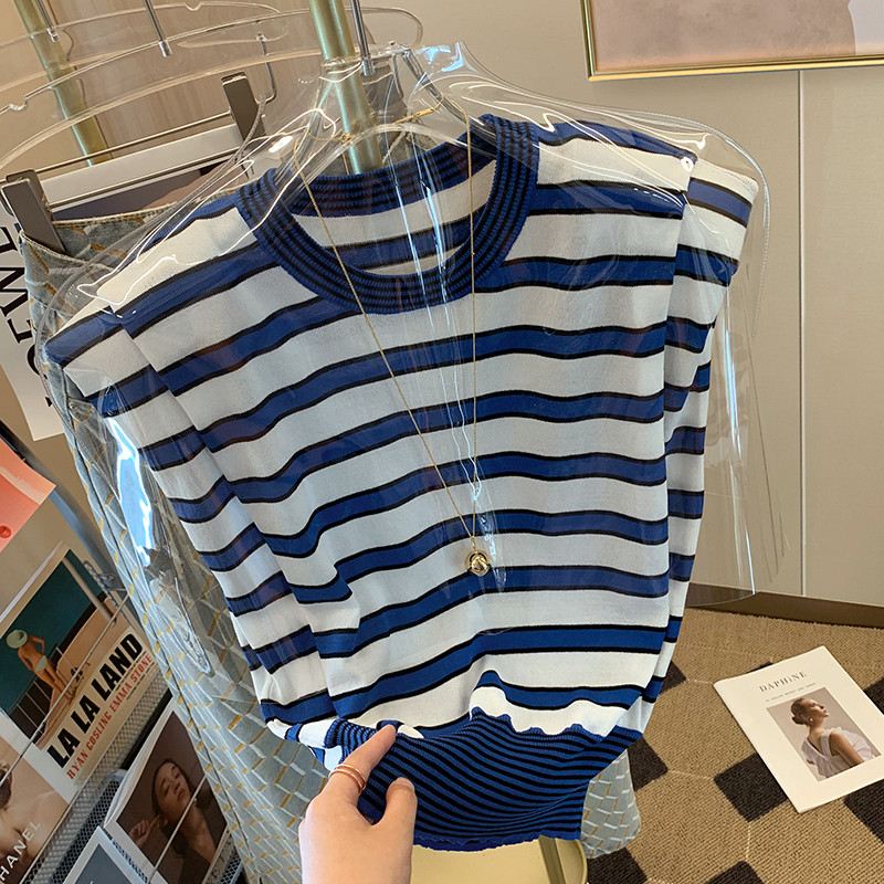 여성을위한 민소매 짧은 스트라이프 스웨터 탑 여름 새로운 기능 조끼 틈새 디자인 느슨한 슬림 티셔츠