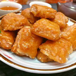 诚志饼家鲜制南乳鸡仔饼成珠楼金奖小凤饼广州拌手礼卢师傅手工饼