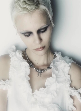 串珠项链个性小众十字架锁骨链