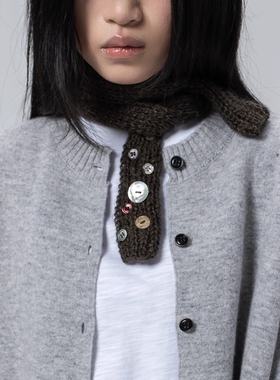 Without Me/Amalga mation 羊毛混纺手工纽扣针织腊肠围巾围脖