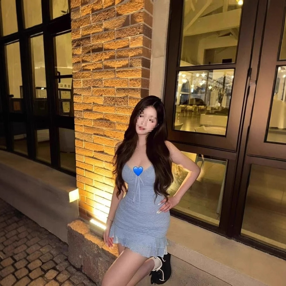法式无袖吊带连衣裙女夏季纯欲气质辣妹修身显瘦小个子包臀短