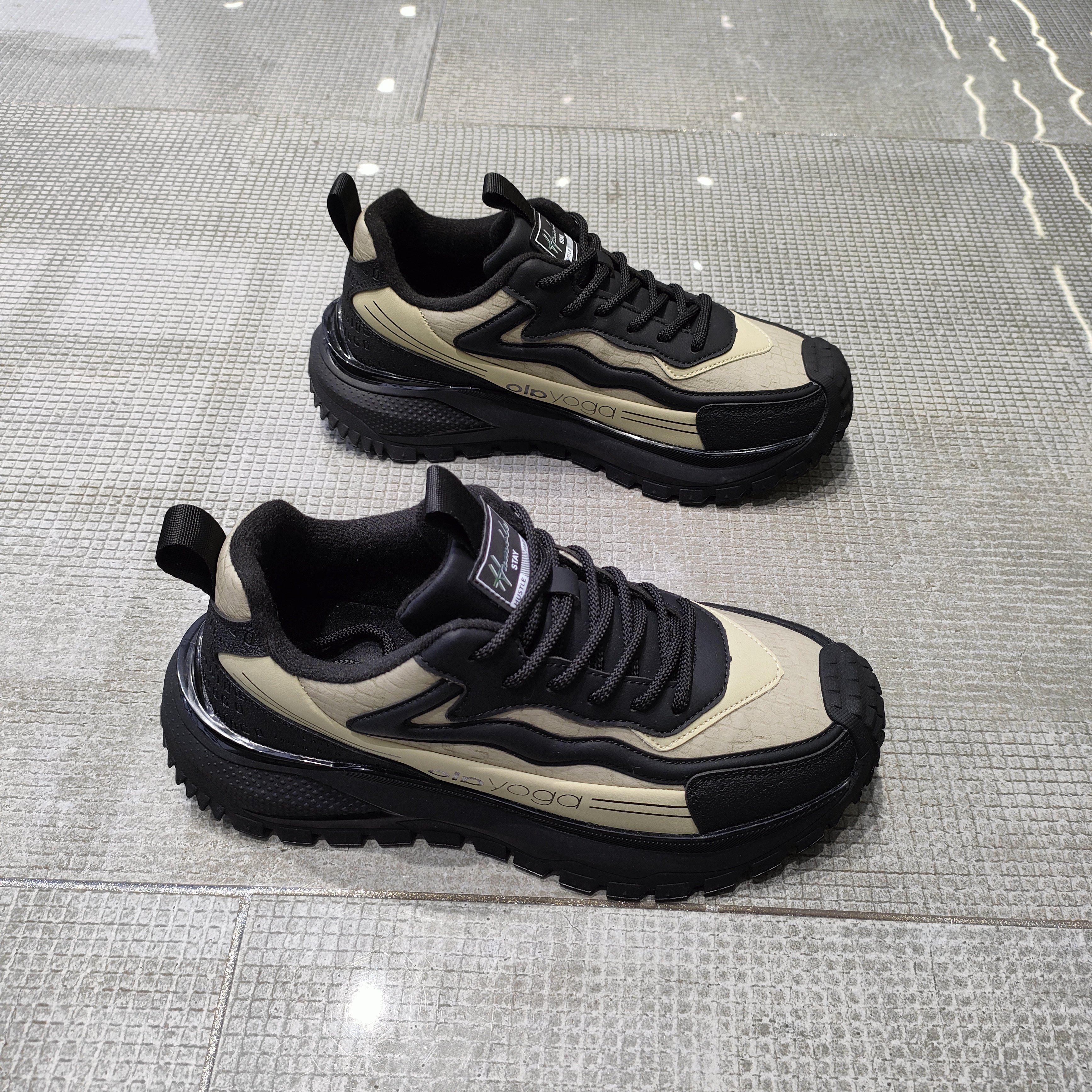 2025秋冬新款轻便减震老爹鞋