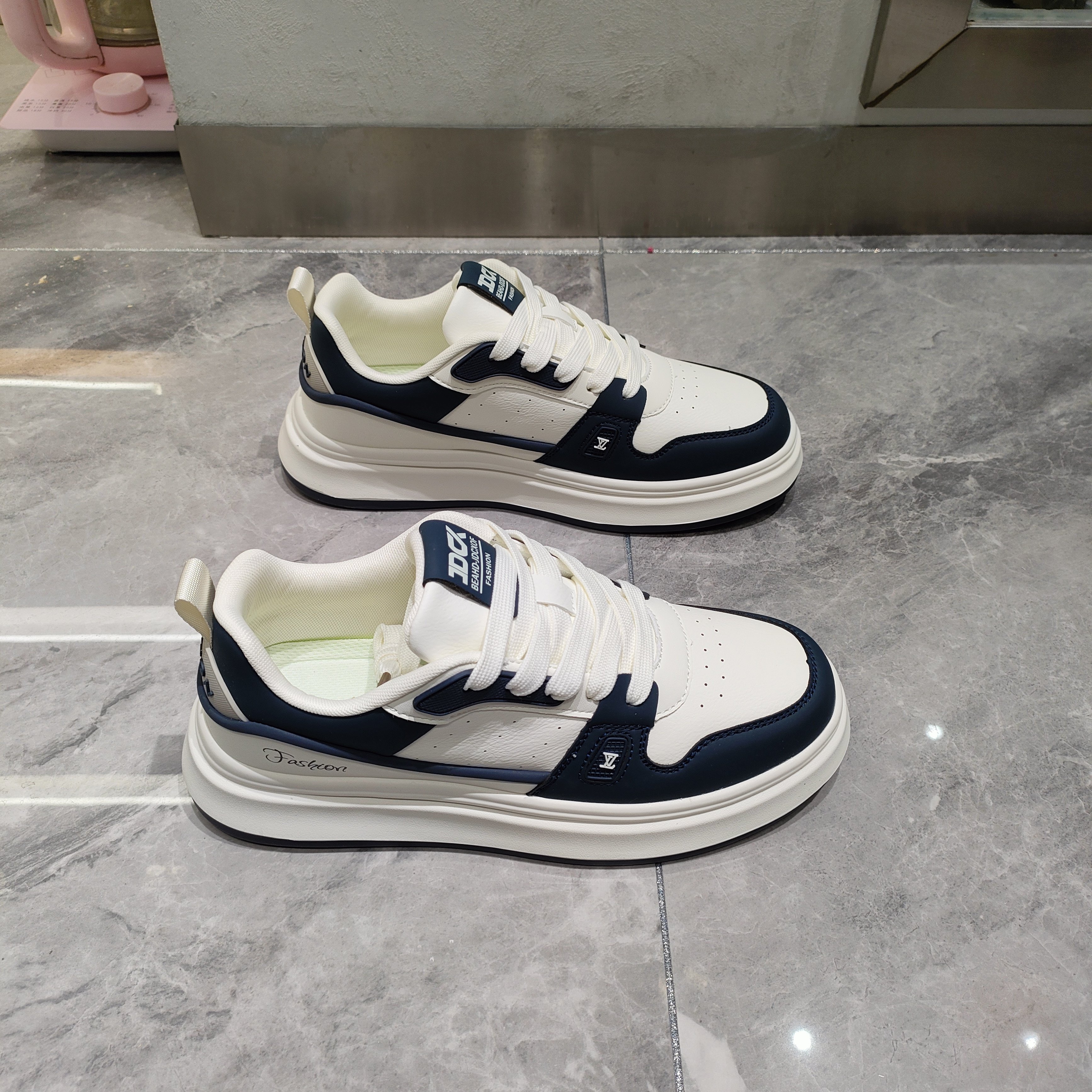 男鞋2026春季新款潮流百搭休闲板鞋男轻便厚底增高透气小白鞋街拍,流行男鞋,时尚休闲鞋,淘宝优惠券,粉丝福利购,淘宝优惠卷