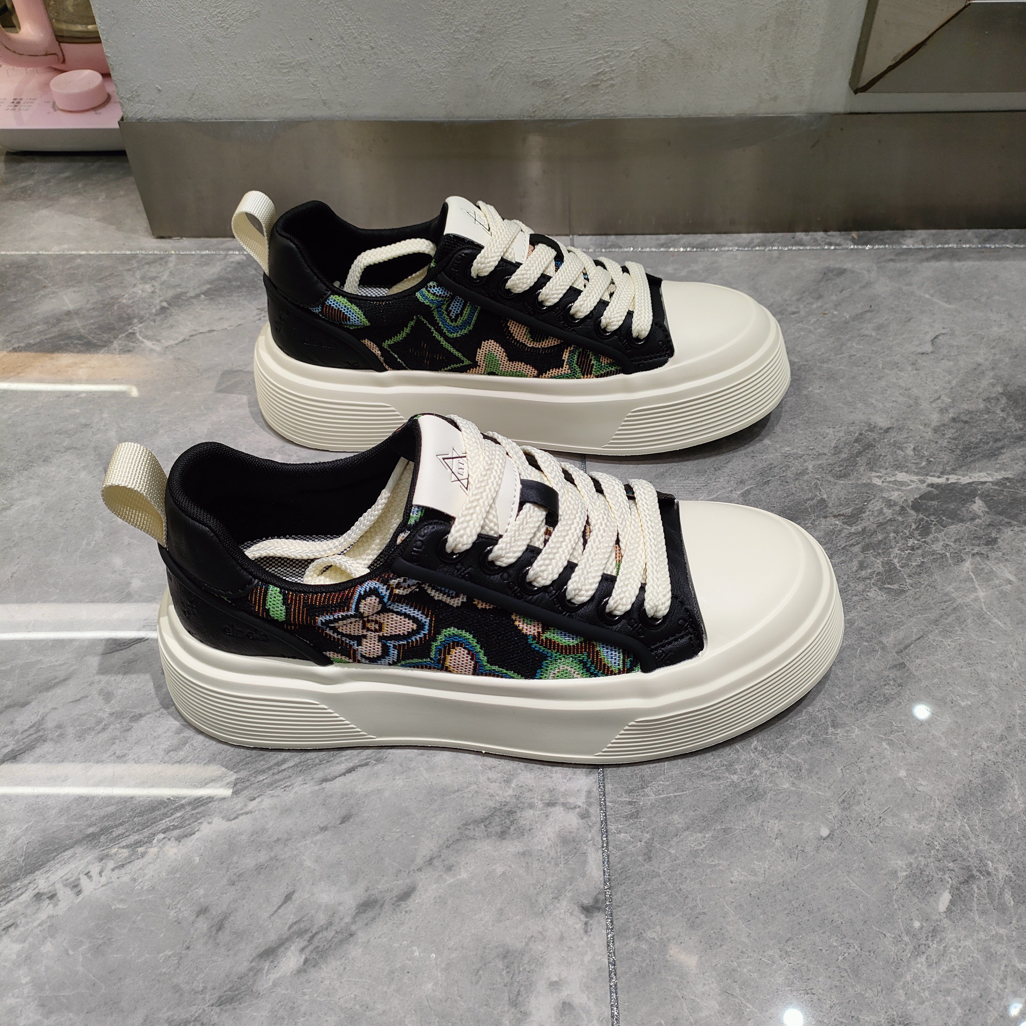 印花帆布学生厚底板鞋男2026春款超火韩版青年时尚轻便运动休闲鞋,流行男鞋,休闲板鞋,淘宝优惠券,粉丝福利购,淘宝优惠卷