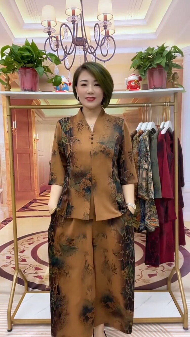 树叶V领三扣真丝精品两件套装