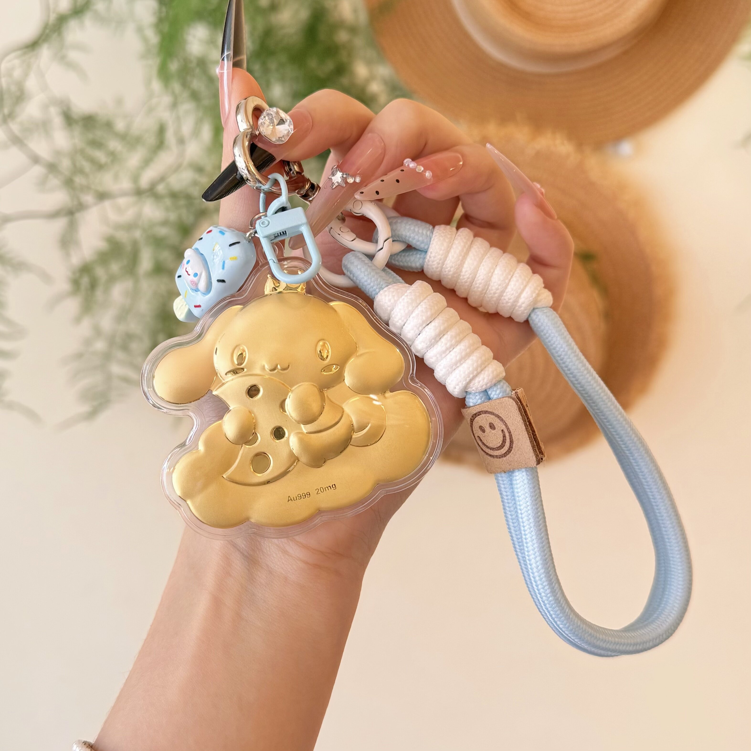 深圳水贝低克重黄金云朵玉桂狗手机链挂绳钥匙扣包包挂件送礼