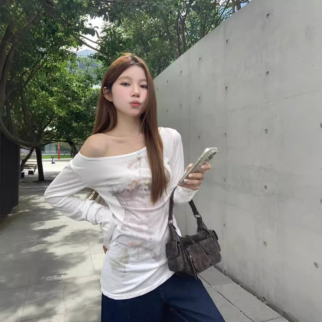 美式复古印花斜肩露肩T恤女装早秋小众辣妹白色修身chic防晒上衣
