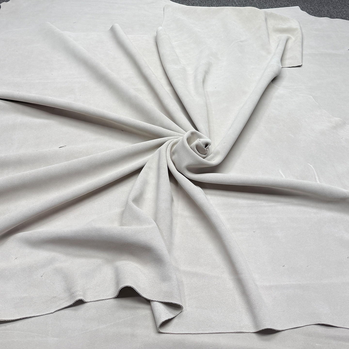 白色牛反绒三边直翻毛皮1.5mm真皮箱包服装皮料手工diy皮具