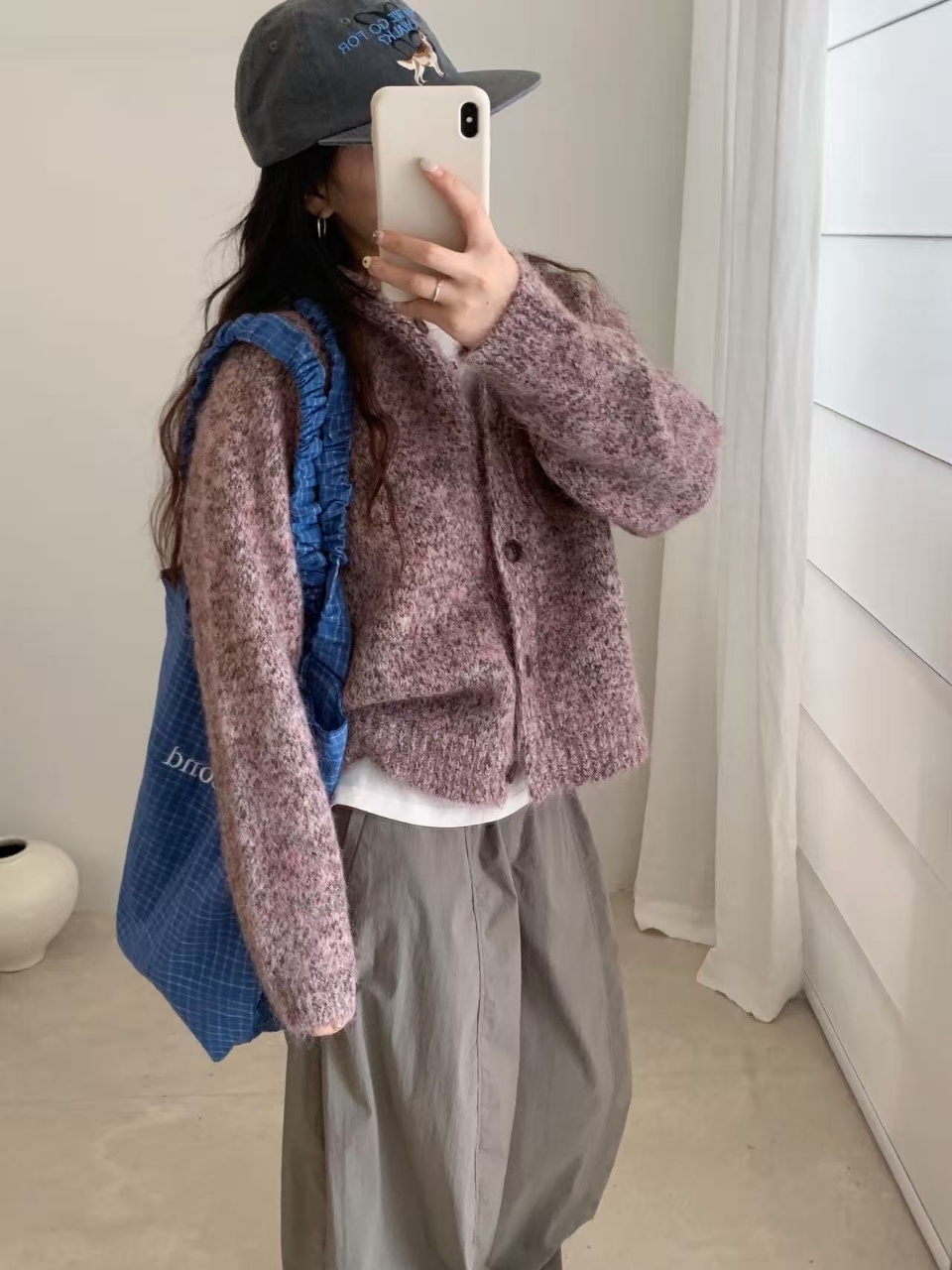 含羊毛软糯花纱毛线圆领贴布针织开衫女秋冬新款宽松杂色毛衣外套