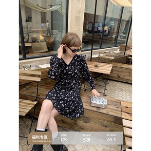 辰米范【现货5折】v领碎花连衣裙女秋季雪纺宽松a字长袖裙短裙