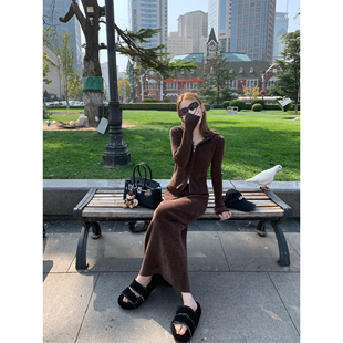 黑色连帽针织开衫 包臀半身裙套装 女修身 毛衣两件套 短款 辰米范