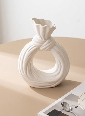 北欧简约白色陶瓷花瓶摆件