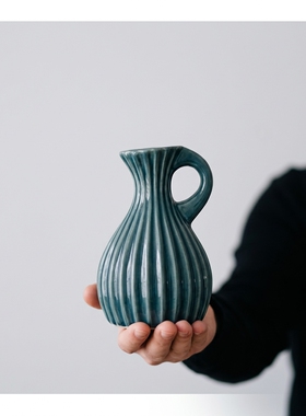 北欧风竖条纹陶瓷花瓶单耳桌面