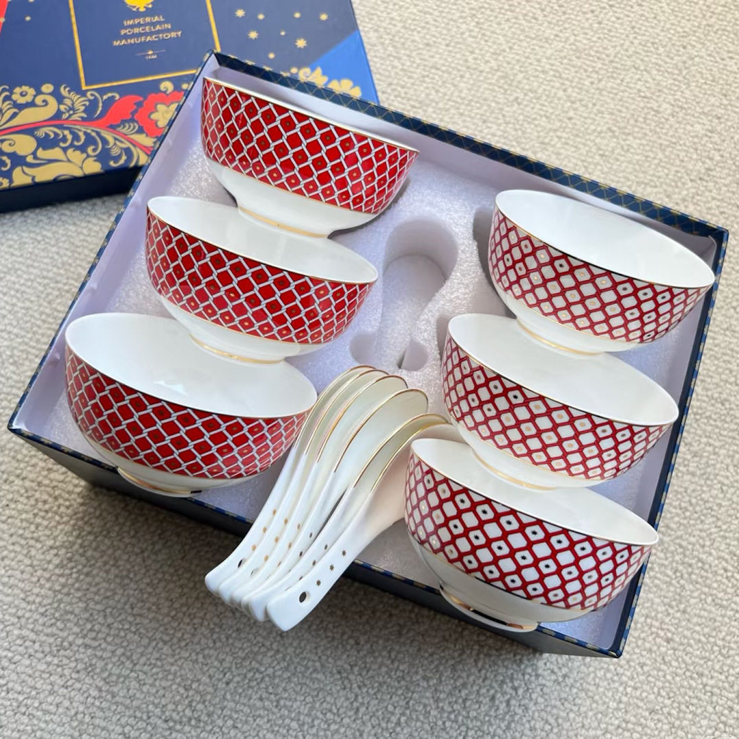 简约时尚骨瓷碗俄罗斯皇家餐瓷具STAR系列4.5寸汤碗配勺礼盒套装