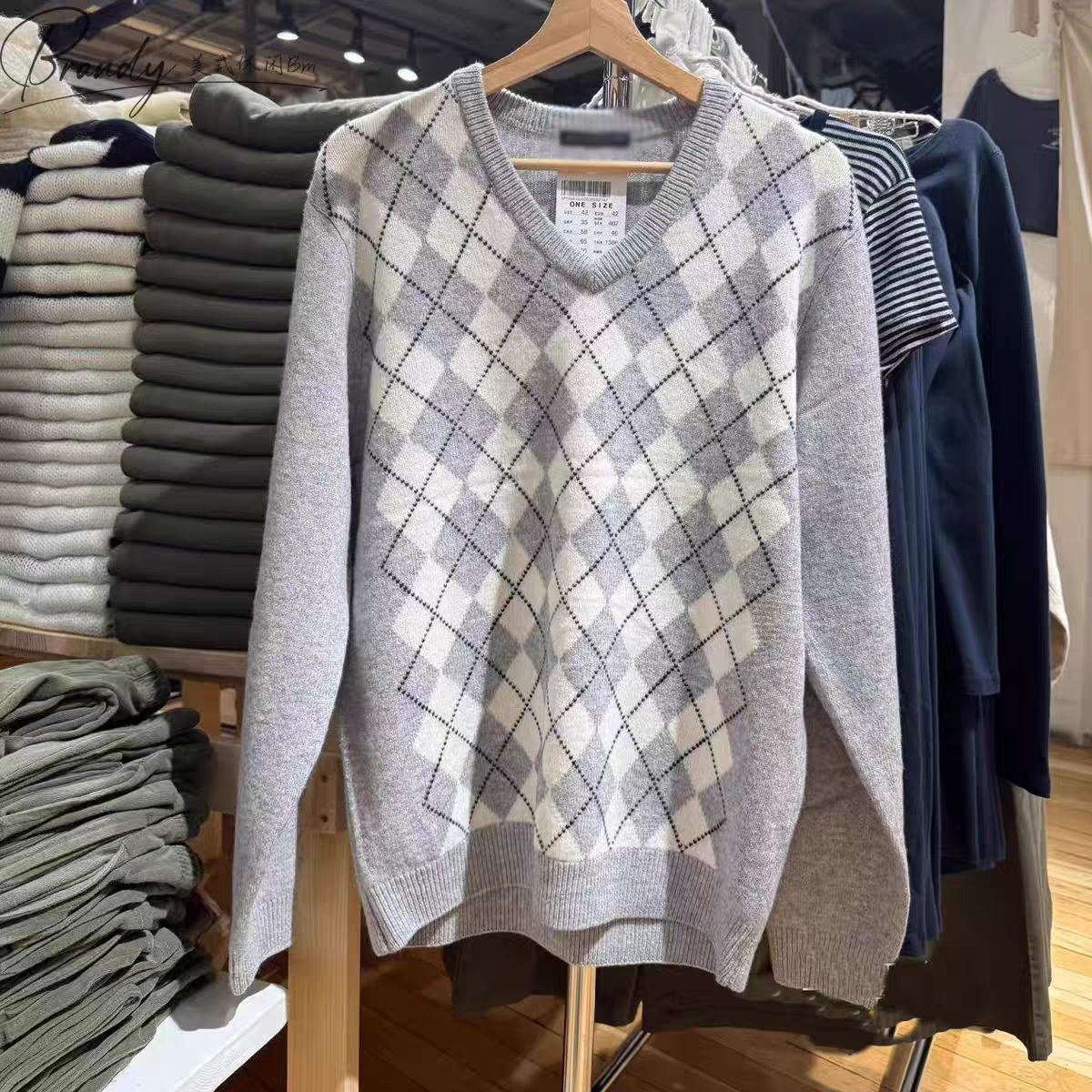 美式学院风灰色菱形格V领毛衣