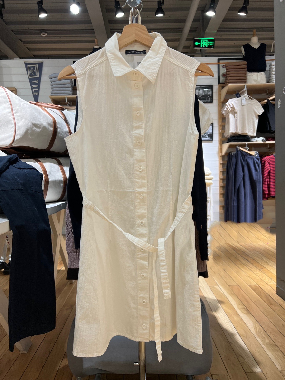 Brandy Girl新款暗条纹收腰衬衫裙女打底无袖bm polo领系带连衣裙