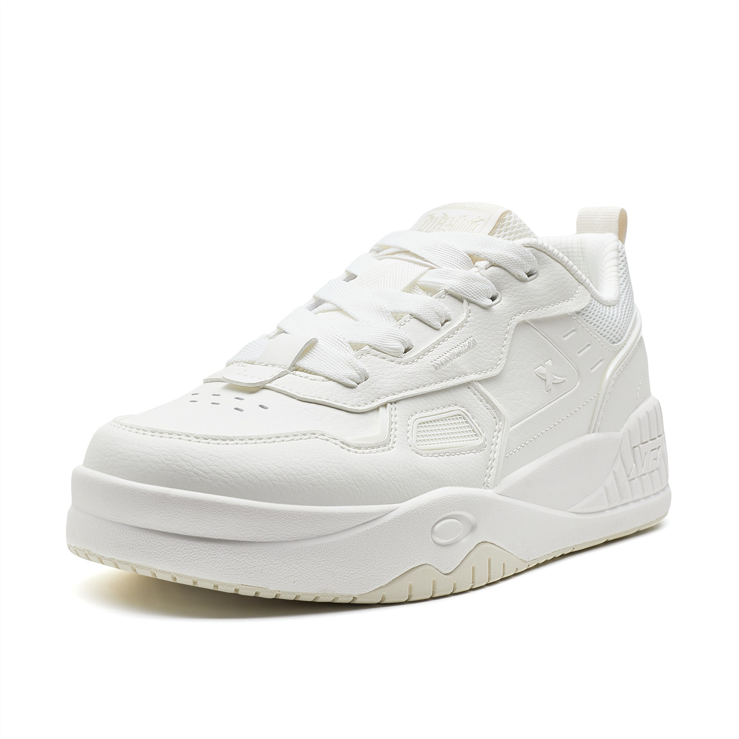 特步男鞋板鞋低帮厚底百搭休闲鞋