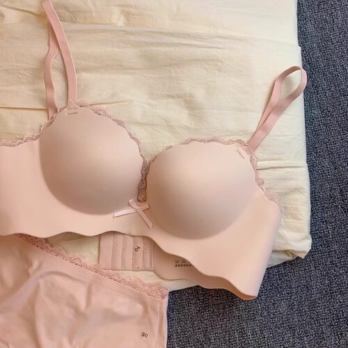 粉色内衣女小胸聚拢平胸显大专用无钢圈上托收副乳调整型文胸套装