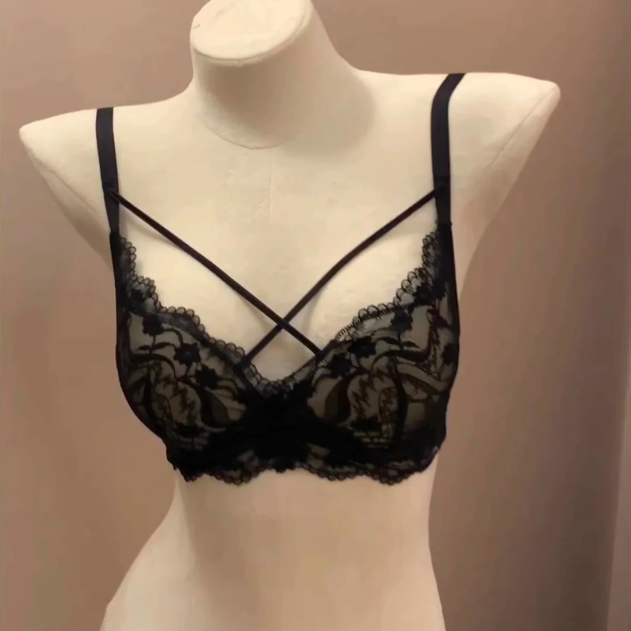 法式聚拢内衣女小胸显大无钢圈上托纯欲风性感交叉蕾丝文胸罩套装
