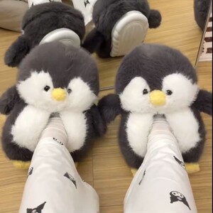 崽崽企鹅拖鞋窝鞋可爱防滑毛绒玩具女款新年娃娃冬季保暖2024新款