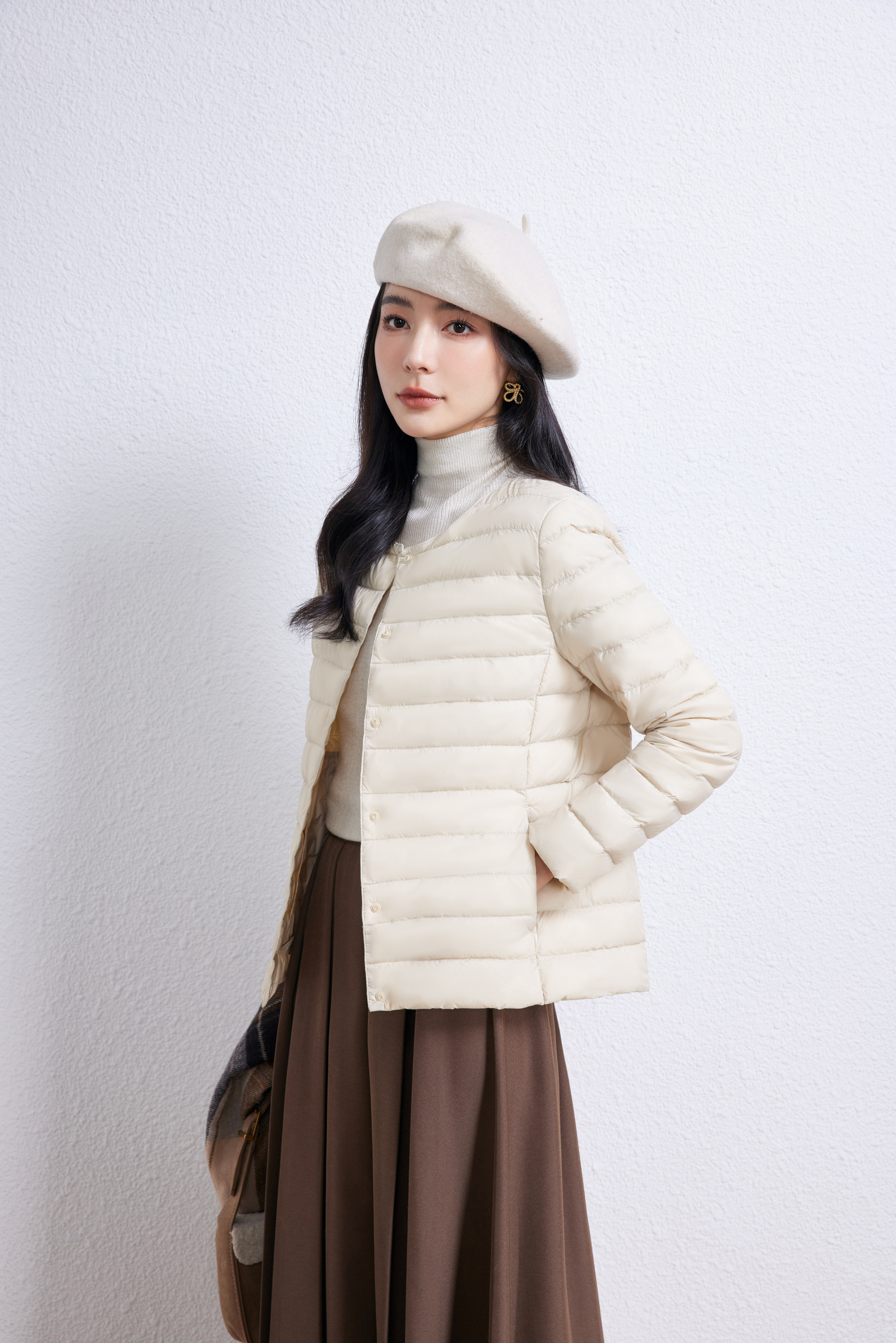 la samanna佟丽娅明星同款轻薄羽绒服短款女2025冬新款修身高级感